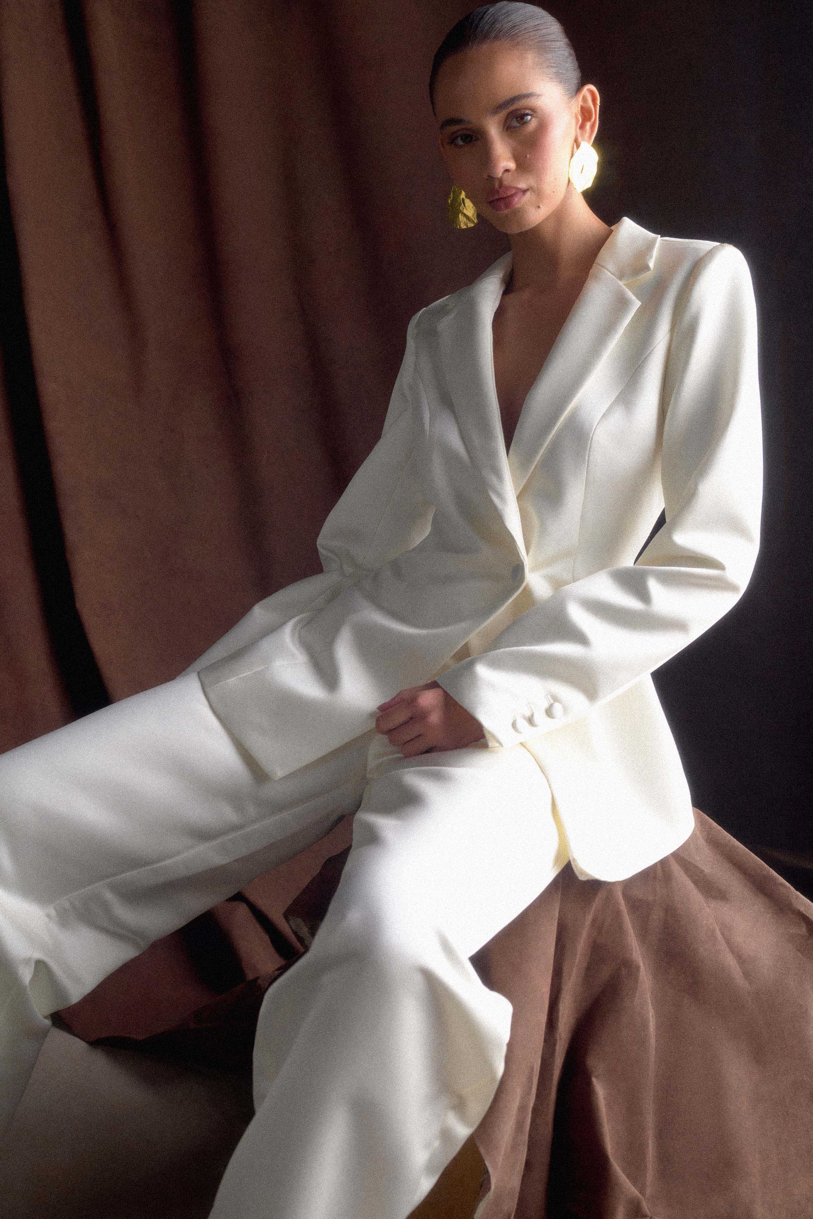 Ada Tailored Satin Blazer - Ivory - Image 3