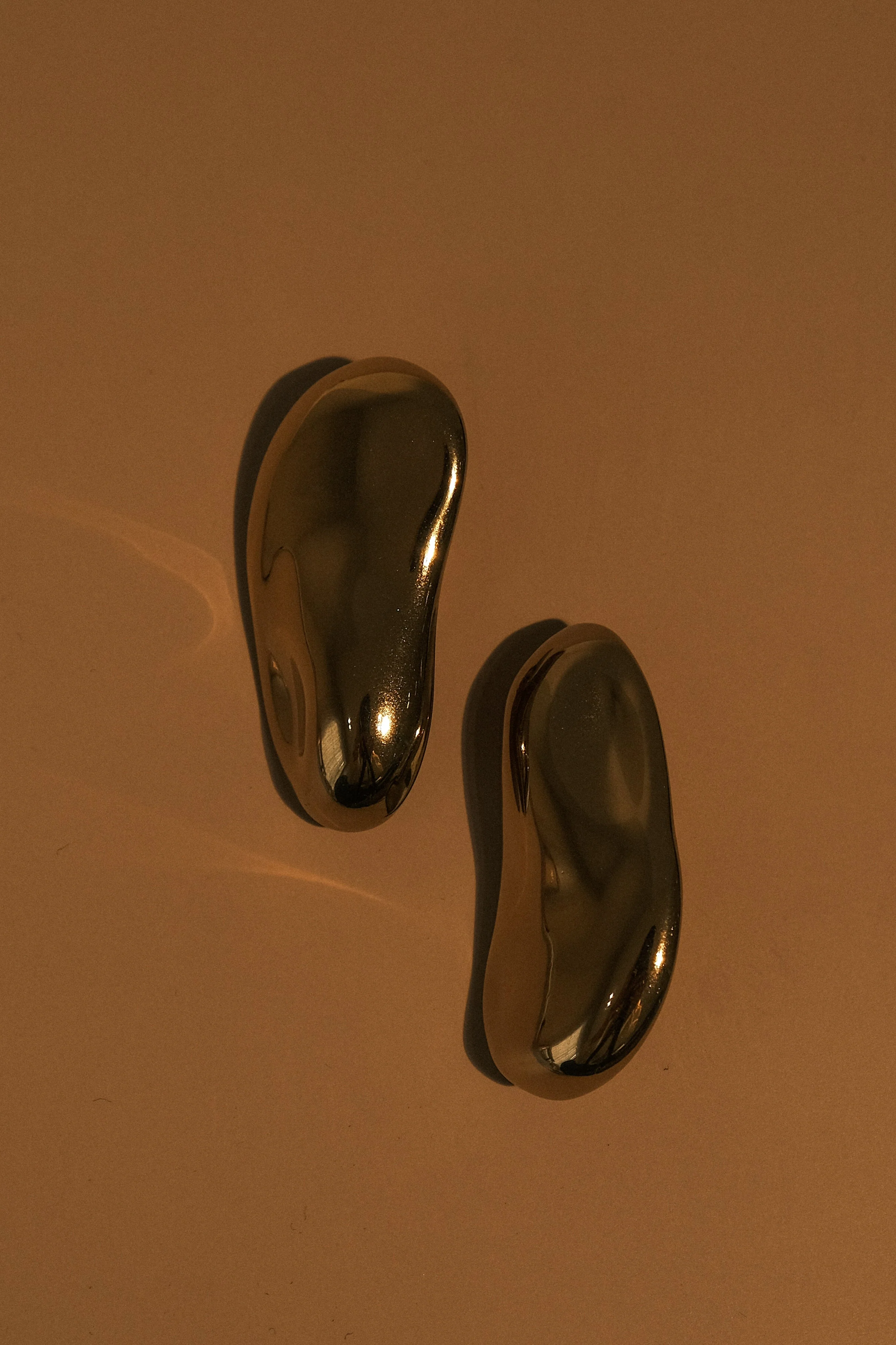Alicia Horizontal Earrings - Gold - Image 3