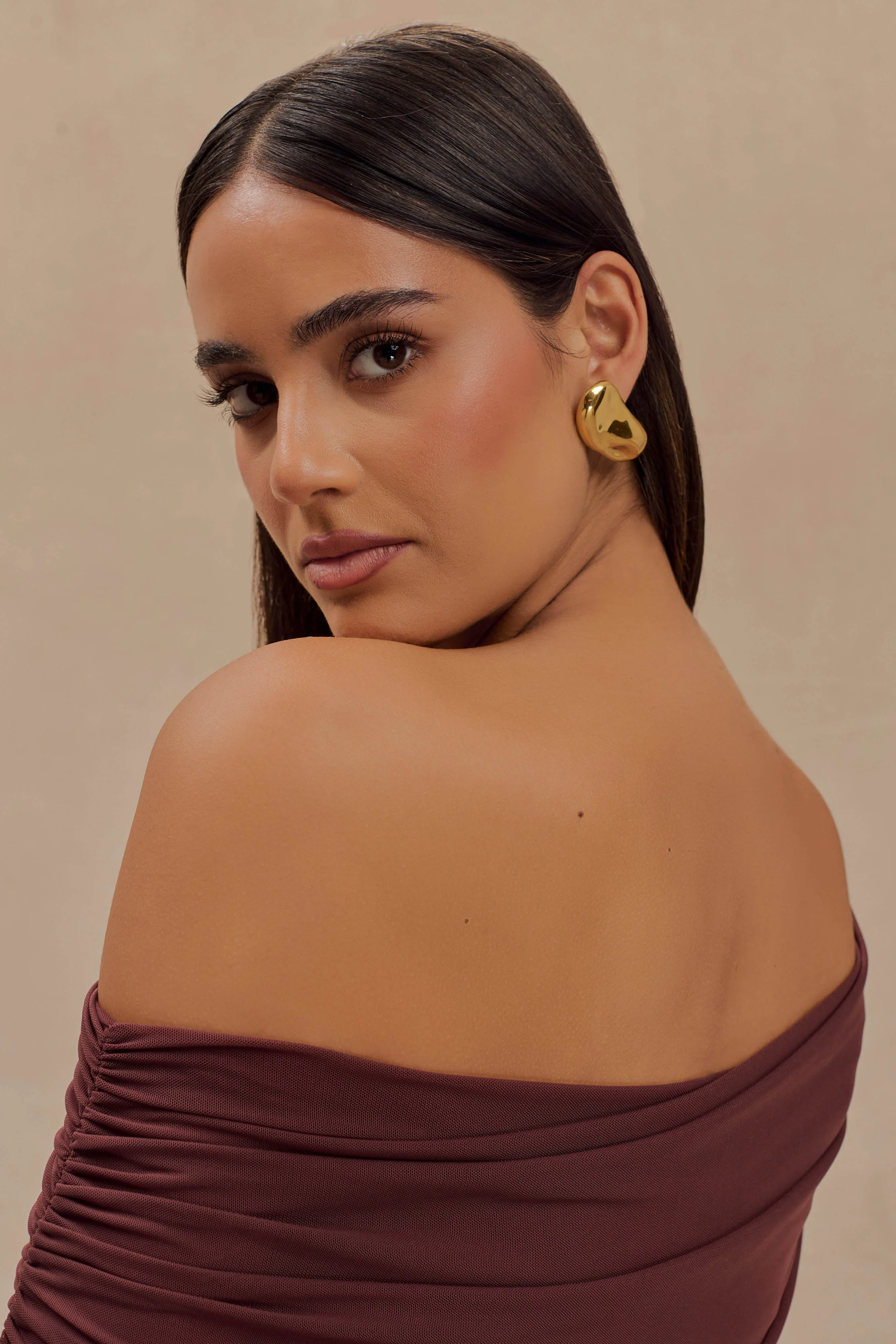 Alicia Horizontal Earrings - Gold - Image 7
