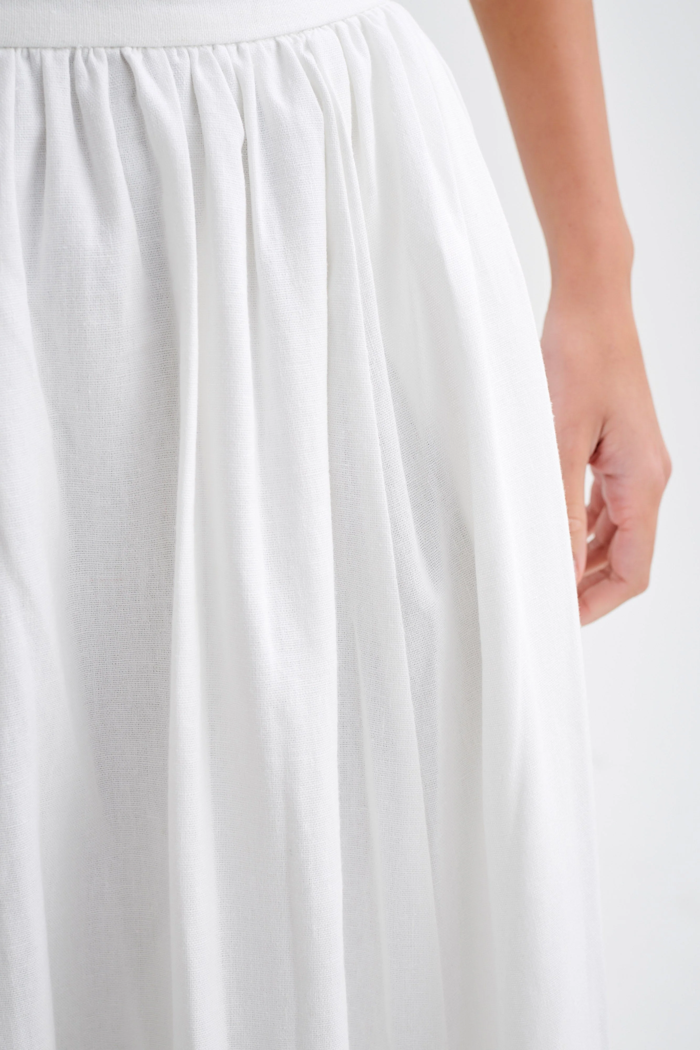 Clarence Linen A-Line Maxi Skirt - White - Image 8