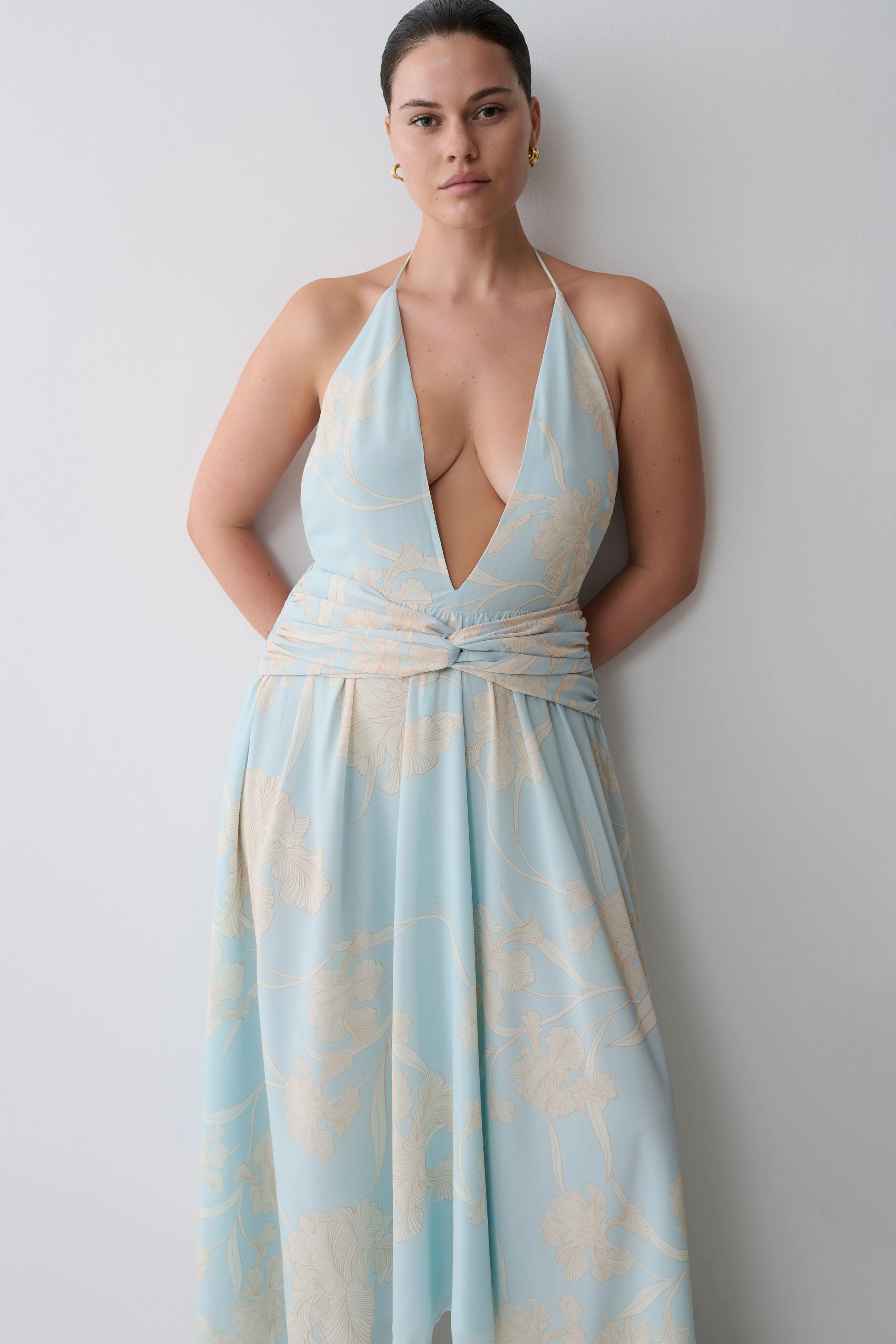 Cyra Plunge Chiffon Midi Dress - Blue Floral Print - Image 8