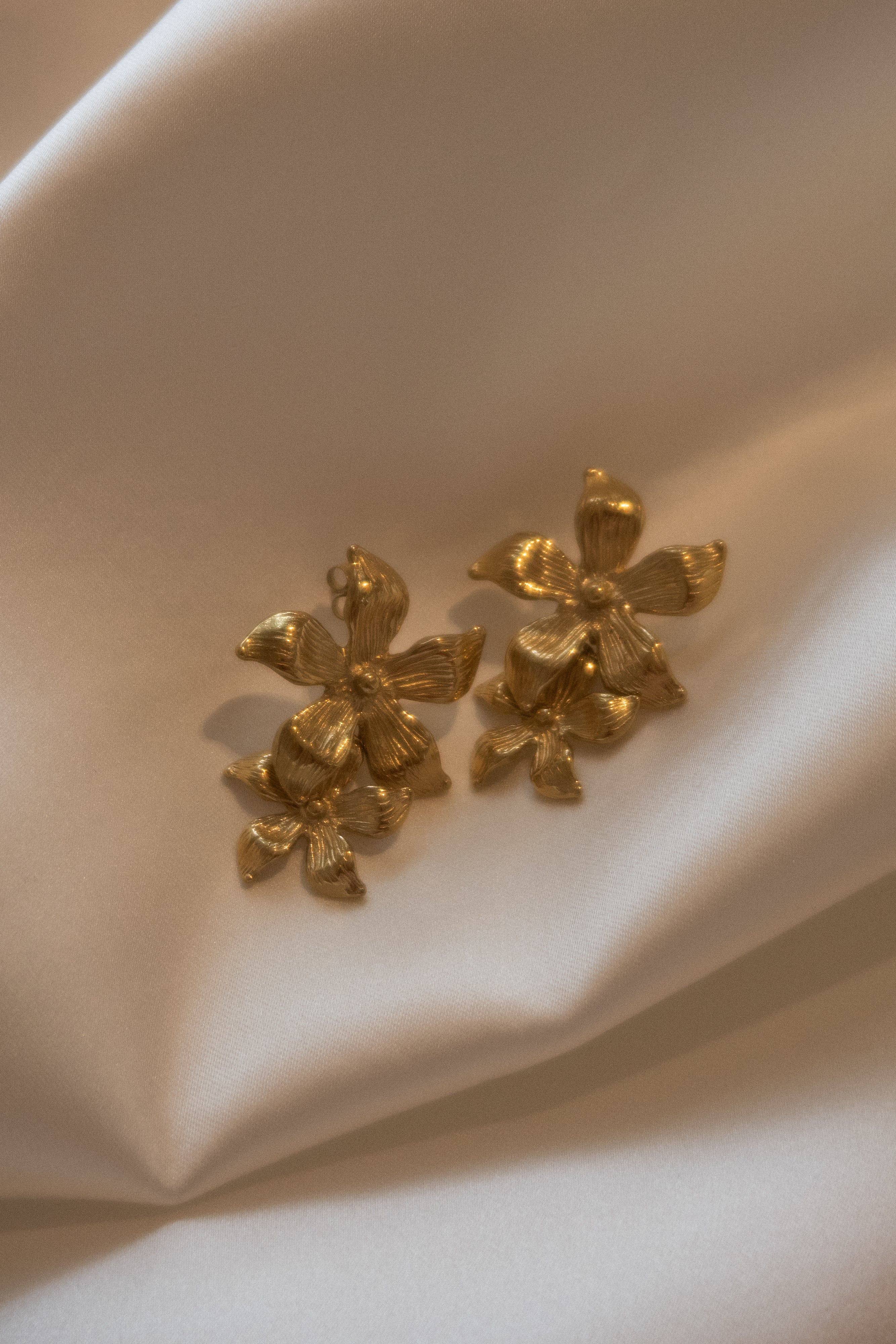 Infatuated Drop Flower Earrings - Gold - Image 6