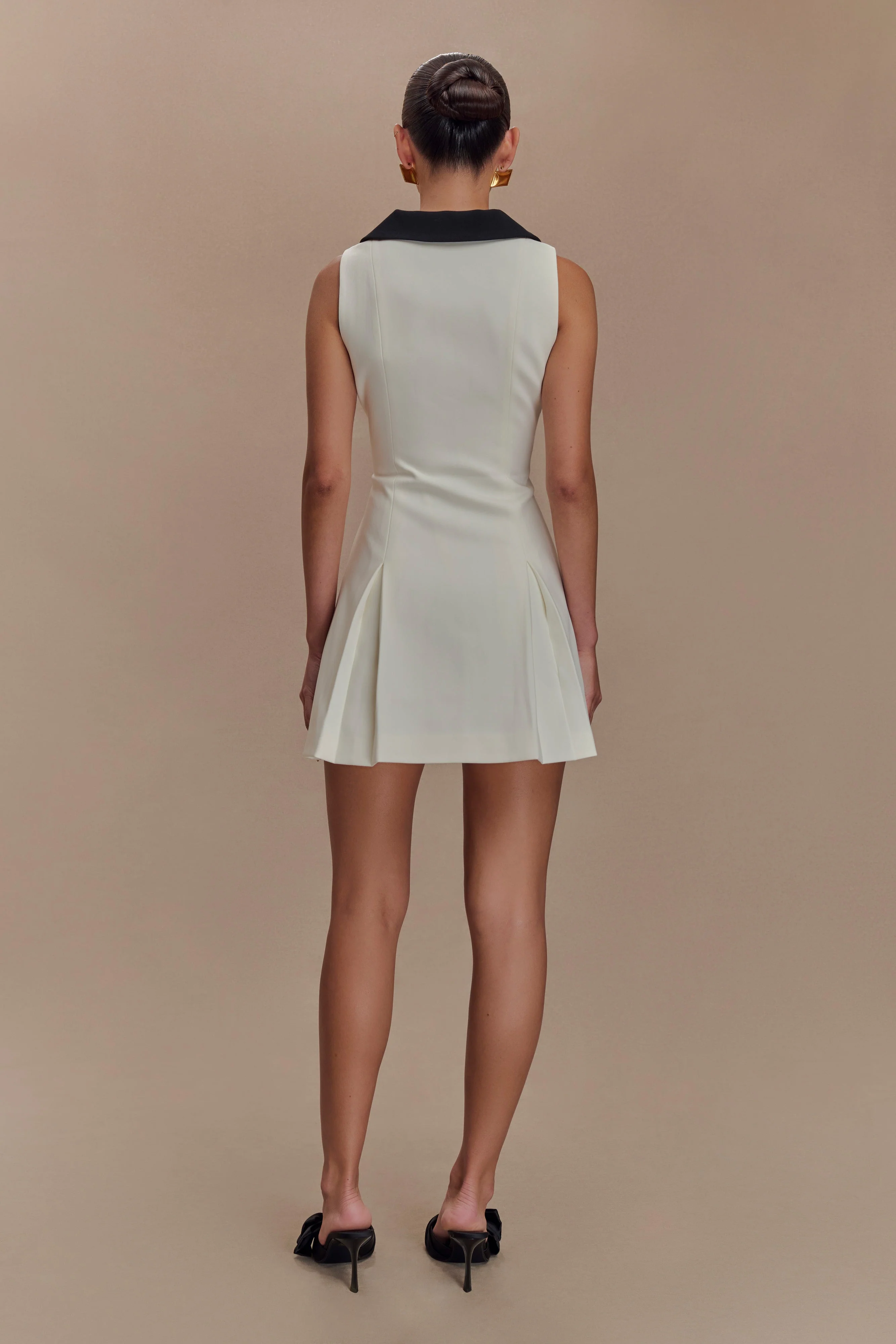 Oli Sleeveless Contrast Mini Dress - Ivory/Black - Image 2